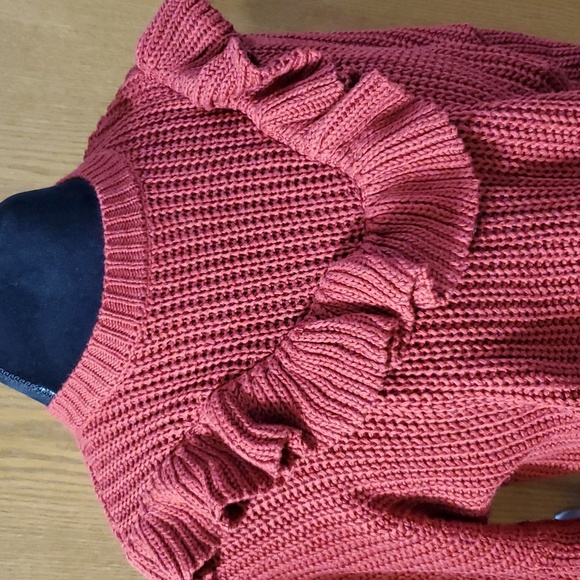 Blank NYC burgandy ruffle crop knit sweater chunky long sleeve - Picture 2 of 6